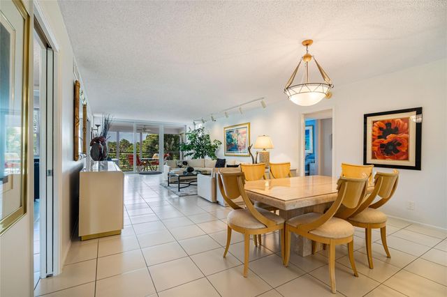 3507 Oaks Way 310, Pompano Beach, FL 33069