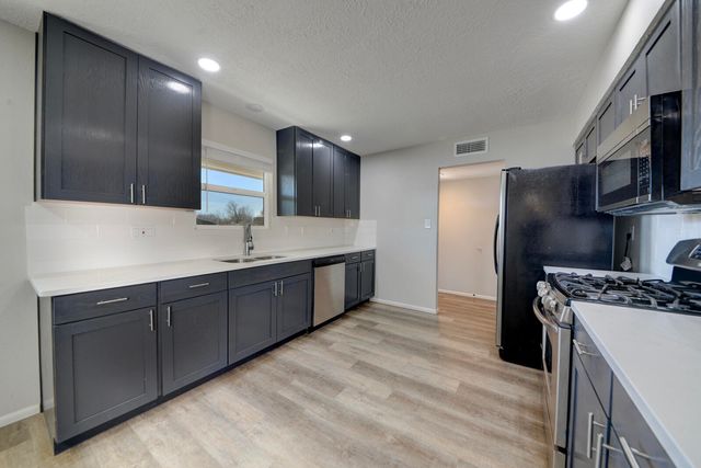 2913 Donna Maria Drive SW, Albuquerque, NM 87121