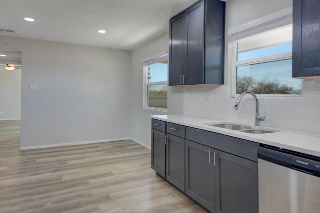 2913 Donna Maria Drive SW, Albuquerque, NM 87121