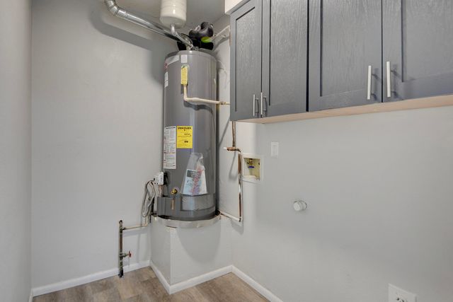 2913 Donna Maria Drive SW, Albuquerque, NM 87121