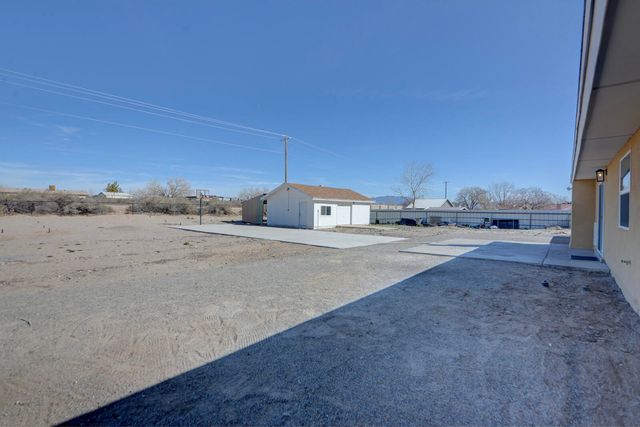 2913 Donna Maria Drive SW, Albuquerque, NM 87121