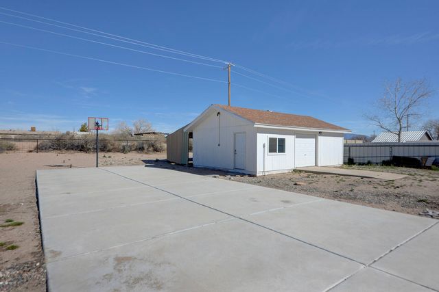 2913 Donna Maria Drive SW, Albuquerque, NM 87121