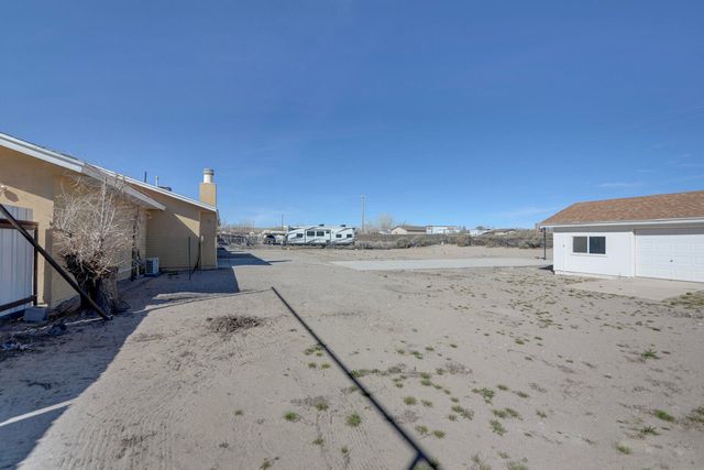 2913 Donna Maria Drive SW, Albuquerque, NM 87121