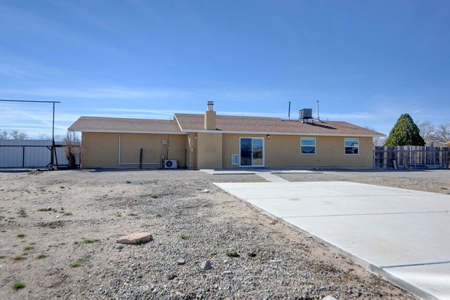 2913 Donna Maria Drive SW, Albuquerque, NM 87121