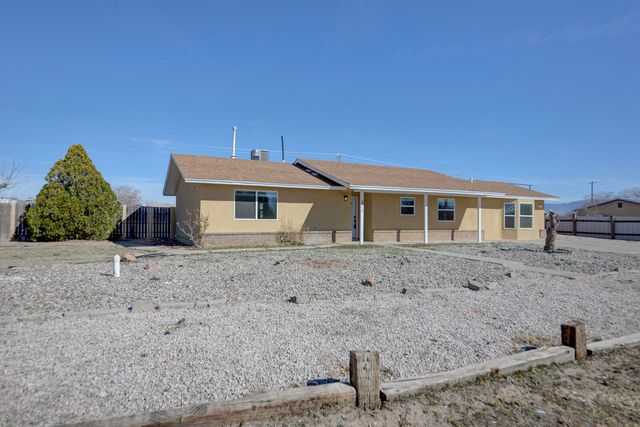 2913 Donna Maria Drive SW, Albuquerque, NM 87121