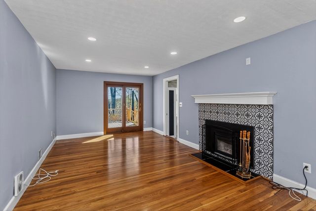 75 Hilldale Rd, Ashland, MA 01721