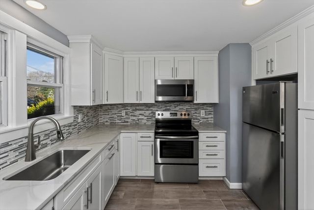 75 Hilldale Rd, Ashland, MA 01721