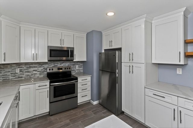 75 Hilldale Rd, Ashland, MA 01721