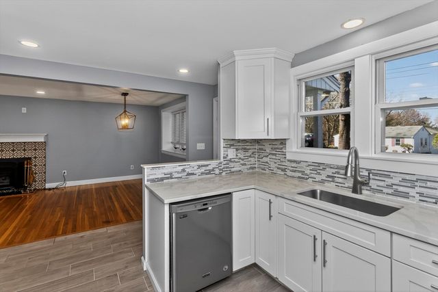 75 Hilldale Rd, Ashland, MA 01721