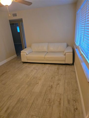 2212 VINSON AVENUE, Sarasota, FL 34232