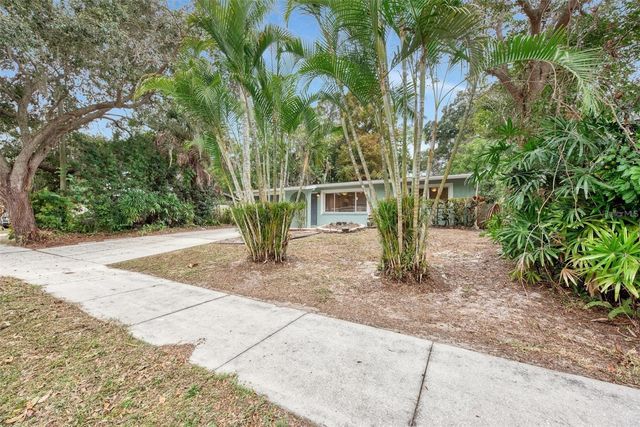 2212 VINSON AVENUE, Sarasota, FL 34232