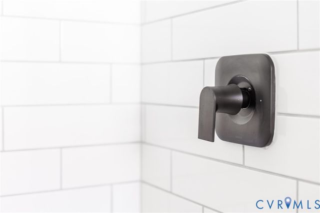 18736 Palisades Cove Trl, Moseley, VA 23120