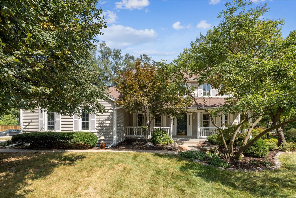 813 56th Street, West Des Moines, IA 50266