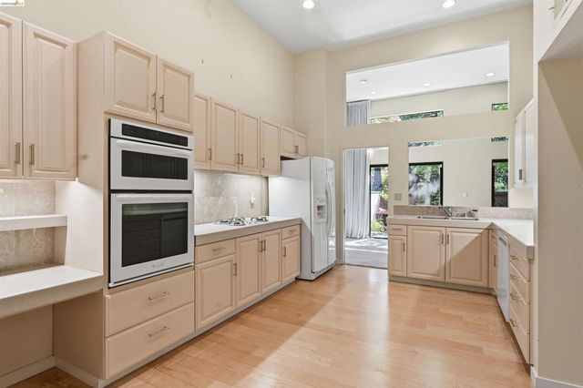 1925 Piper Ridge Ct, Walnut Creek, CA 94597