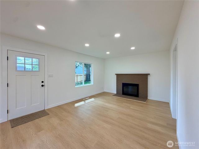 10216 Ainsworth Avenue S, Tacoma, WA 98444