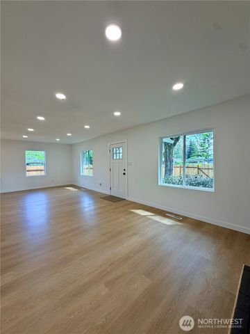 10216 Ainsworth Avenue S, Tacoma, WA 98444