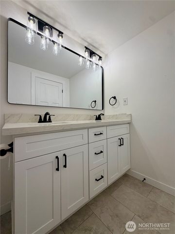 10216 Ainsworth Avenue S, Tacoma, WA 98444