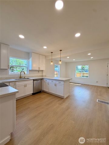 10216 Ainsworth Avenue S, Tacoma, WA 98444