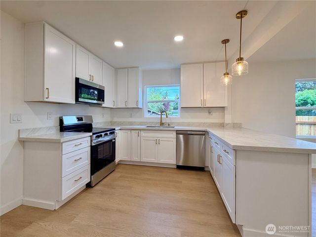 10216 Ainsworth Avenue S, Tacoma, WA 98444