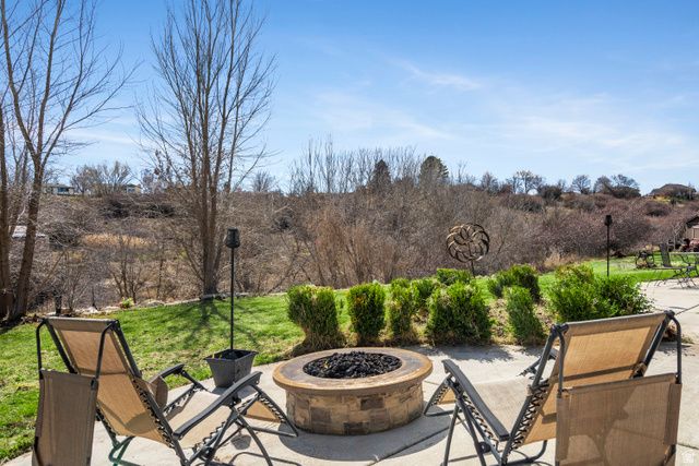 1350 KAYS CREEK DR, Layton, UT 84040