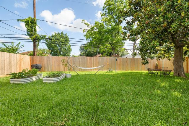 5618 Nina Lee Lane, Houston, TX 77092