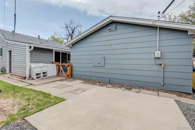 705 Newark Street, Aurora, CO 80010