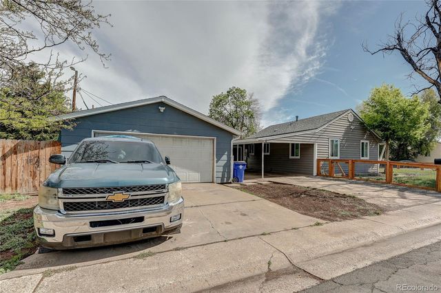 705 Newark Street, Aurora, CO 80010
