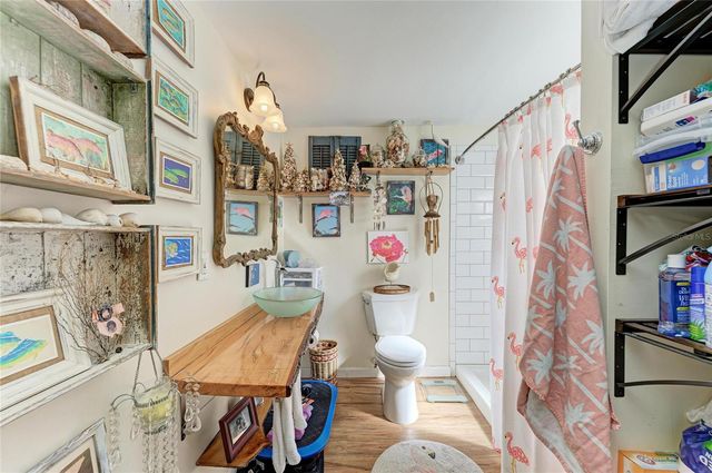 1885 VAMO DRIVE, Sarasota, FL 34231