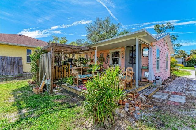 1885 VAMO DRIVE, Sarasota, FL 34231