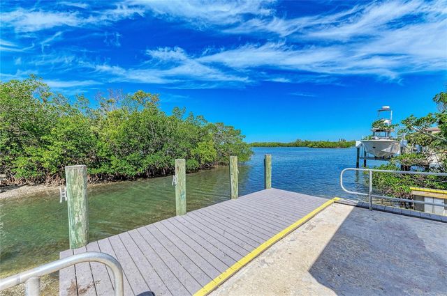 1885 VAMO DRIVE, Sarasota, FL 34231