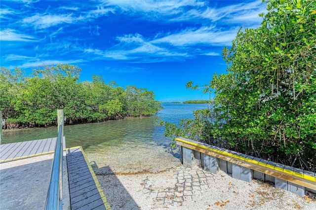 1885 VAMO DRIVE, Sarasota, FL 34231