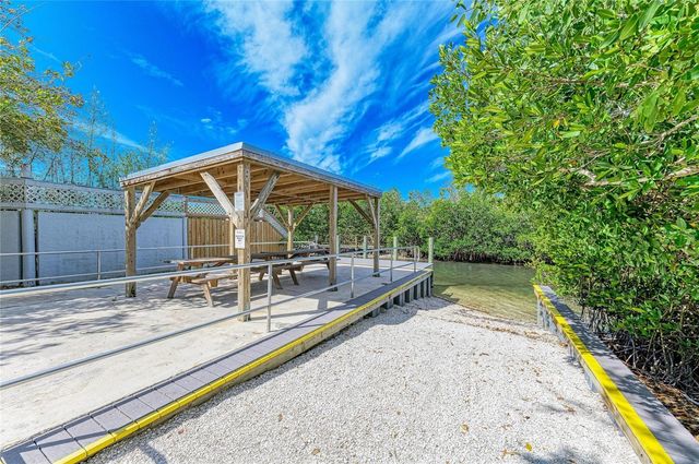 1885 VAMO DRIVE, Sarasota, FL 34231