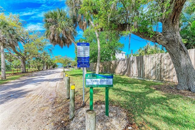 1885 VAMO DRIVE, Sarasota, FL 34231