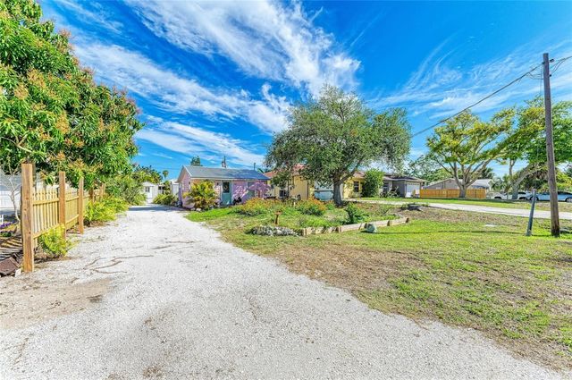 1885 VAMO DRIVE, Sarasota, FL 34231