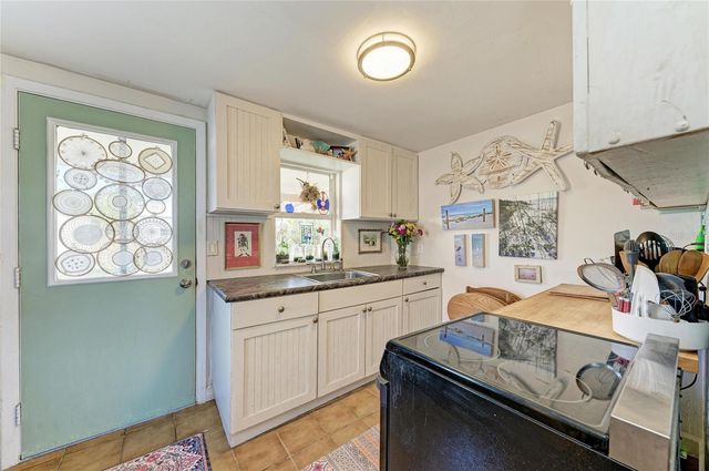 1885 VAMO DRIVE, Sarasota, FL 34231