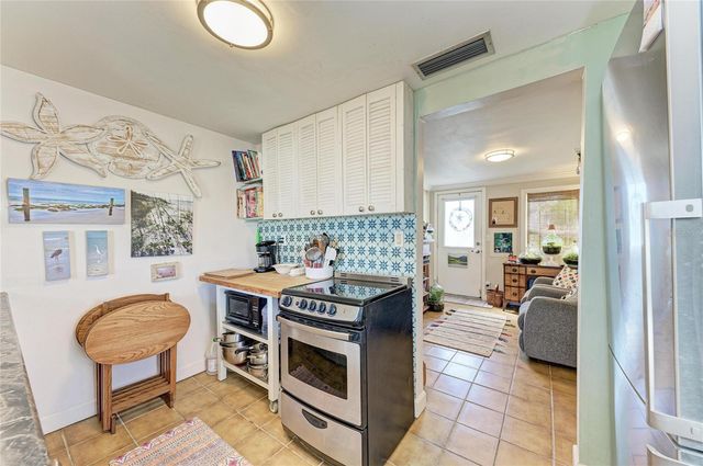 1885 VAMO DRIVE, Sarasota, FL 34231