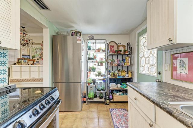 1885 VAMO DRIVE, Sarasota, FL 34231