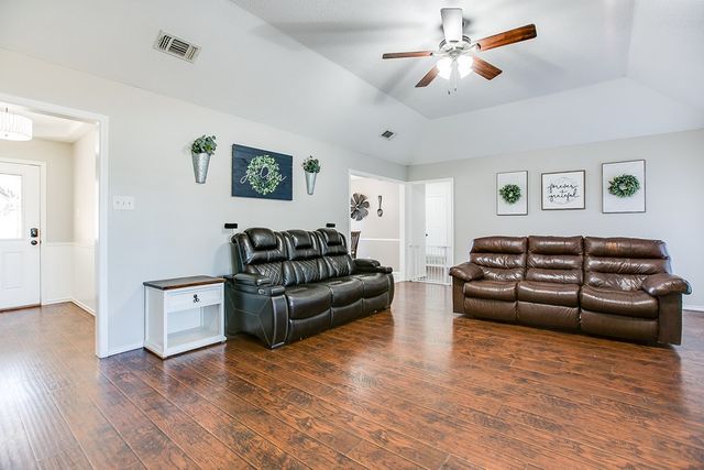 3210 Walnut Hill Drive, San Angelo, TX 76904