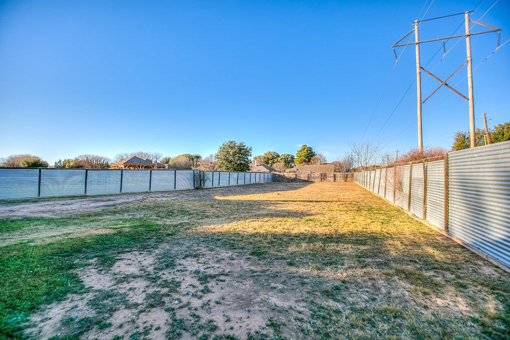 Image 30 of property listing at 3210 Walnut Hill Dr, San Angelo, TX 76904