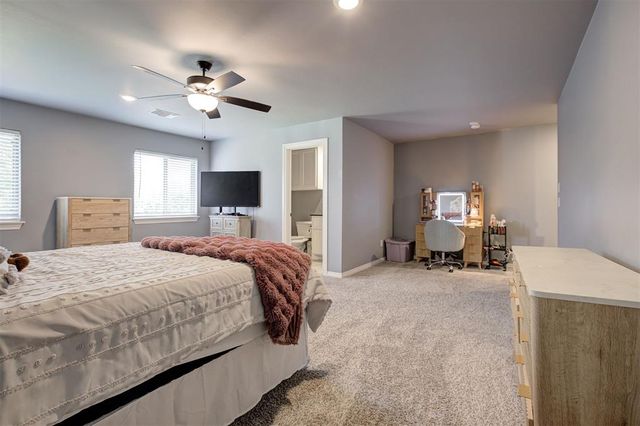 12821 SW 6th Street, Yukon, OK 73099