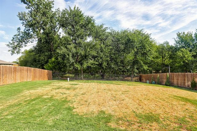 12821 SW 6th Street, Yukon, OK 73099