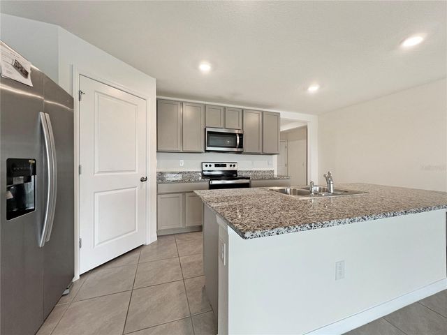 822 WILL SCARLETT AVENUE, Ruskin, FL 33570