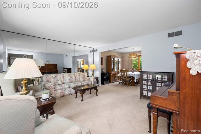 17113 Francavilla Drive, Livonia, MI 48152