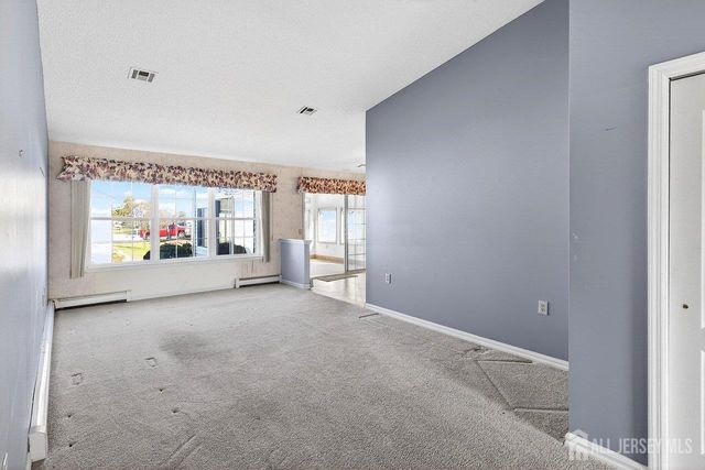 5 Cordoba Court, Toms River, NJ 08757