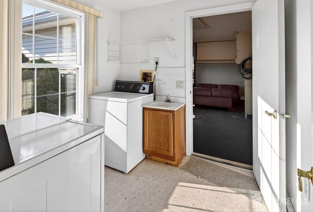 5 Cordoba Court, Toms River, NJ 08757