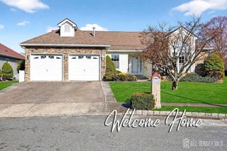 5 Cordoba Court, Toms River, NJ 08757