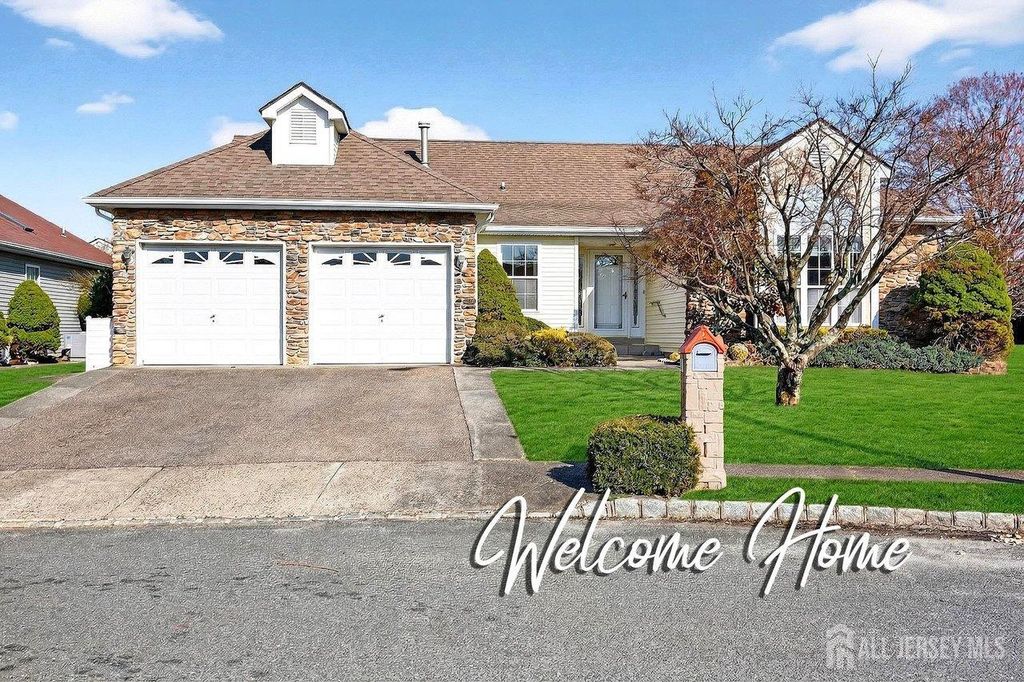 5 Cordoba Court, Toms River, NJ 08757