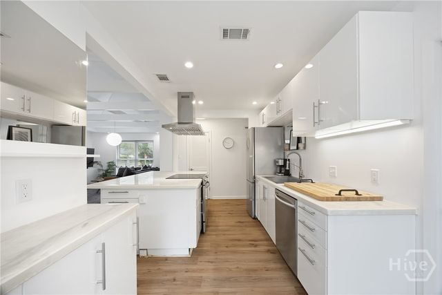 1520 E 49 Street, Savannah, GA 31404