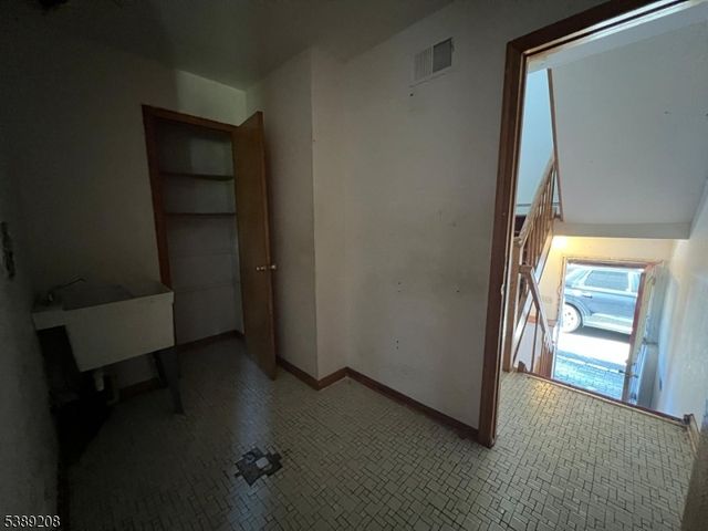 624 Jackson Ave, Roselle Boro, NJ 07203