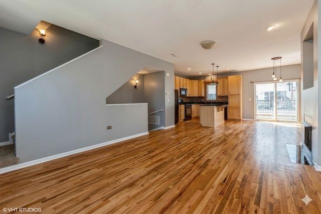 3238 N KILBOURN Avenue 14, Chicago, IL 60641